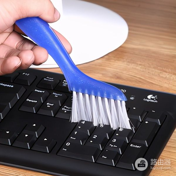 电脑键盘怎么清洗(如何清理笔记本电脑键盘)