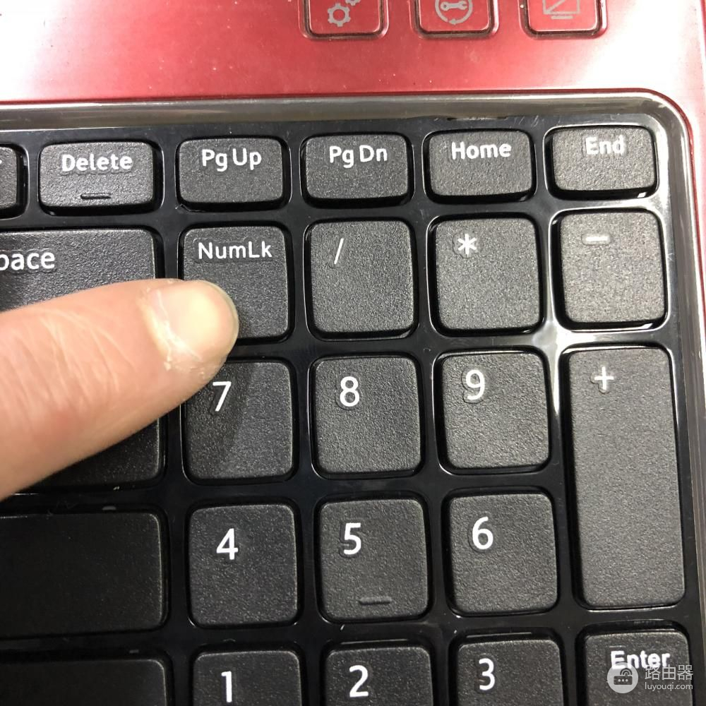 电脑开启小键盘的图文教程(电脑如何开启小键盘)