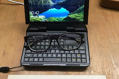 真的有这种超小型电脑(小型的笔记本电脑)