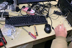 客户网购硬件组装电脑翻了车(客户网购硬件组装电脑翻了车怎么处理)