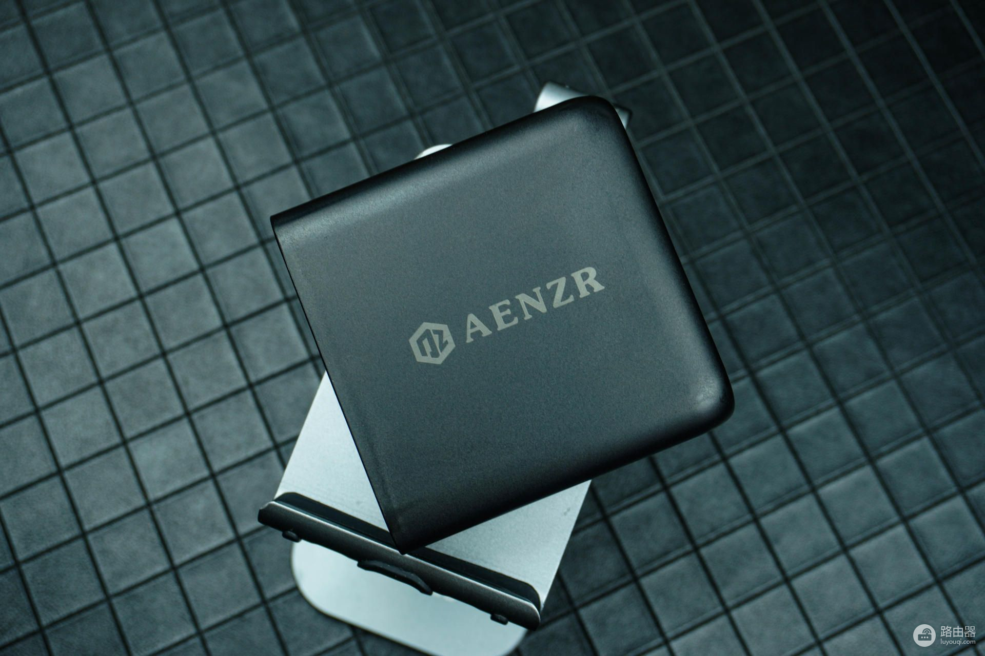 多口充电的快感！AENZR130W充电套装带来GaN新体验