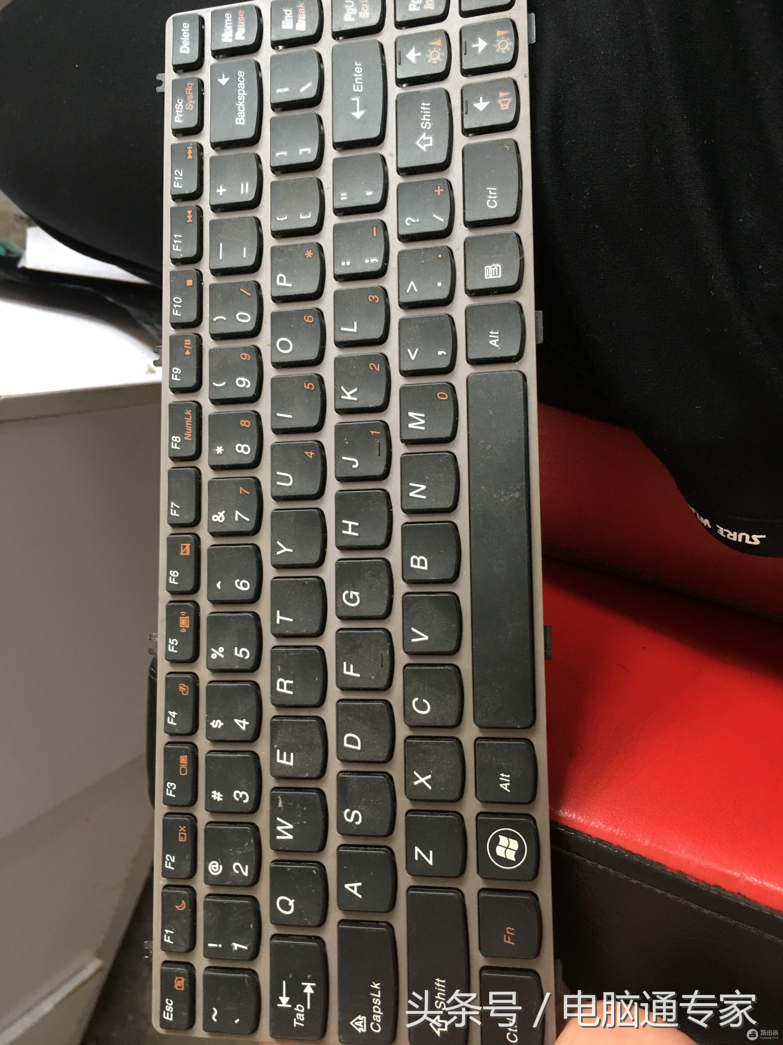 笔记本键盘拆解分析(如何拆电脑键盘)