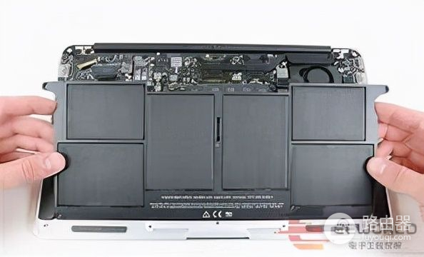 笔记本电脑电池为啥越用容量越小(为什么笔记本电脑电池容量很小)