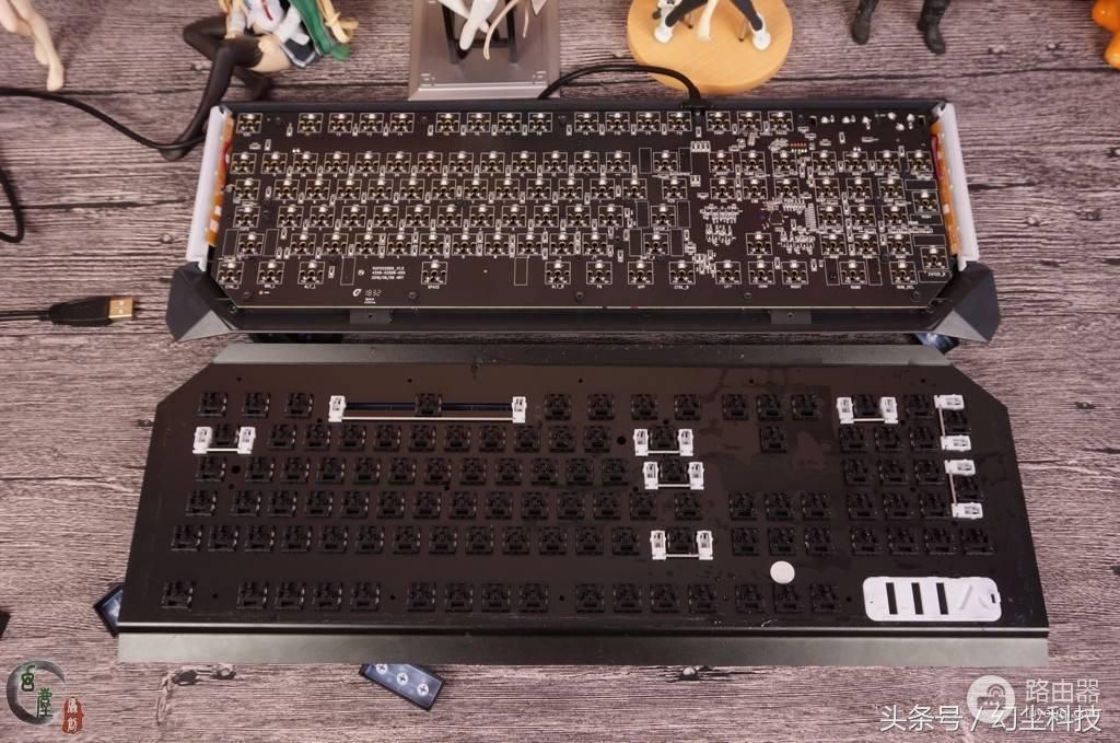 机械键盘放到鱼缸里会怎样？拆解细测雷柏V780键盘的防水效果