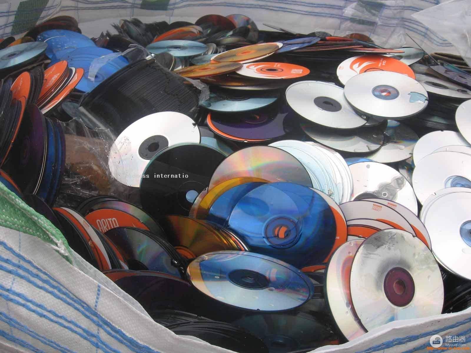 现在为何还有人回收DVD旧光盘？废旧光盘到底有什么价值？