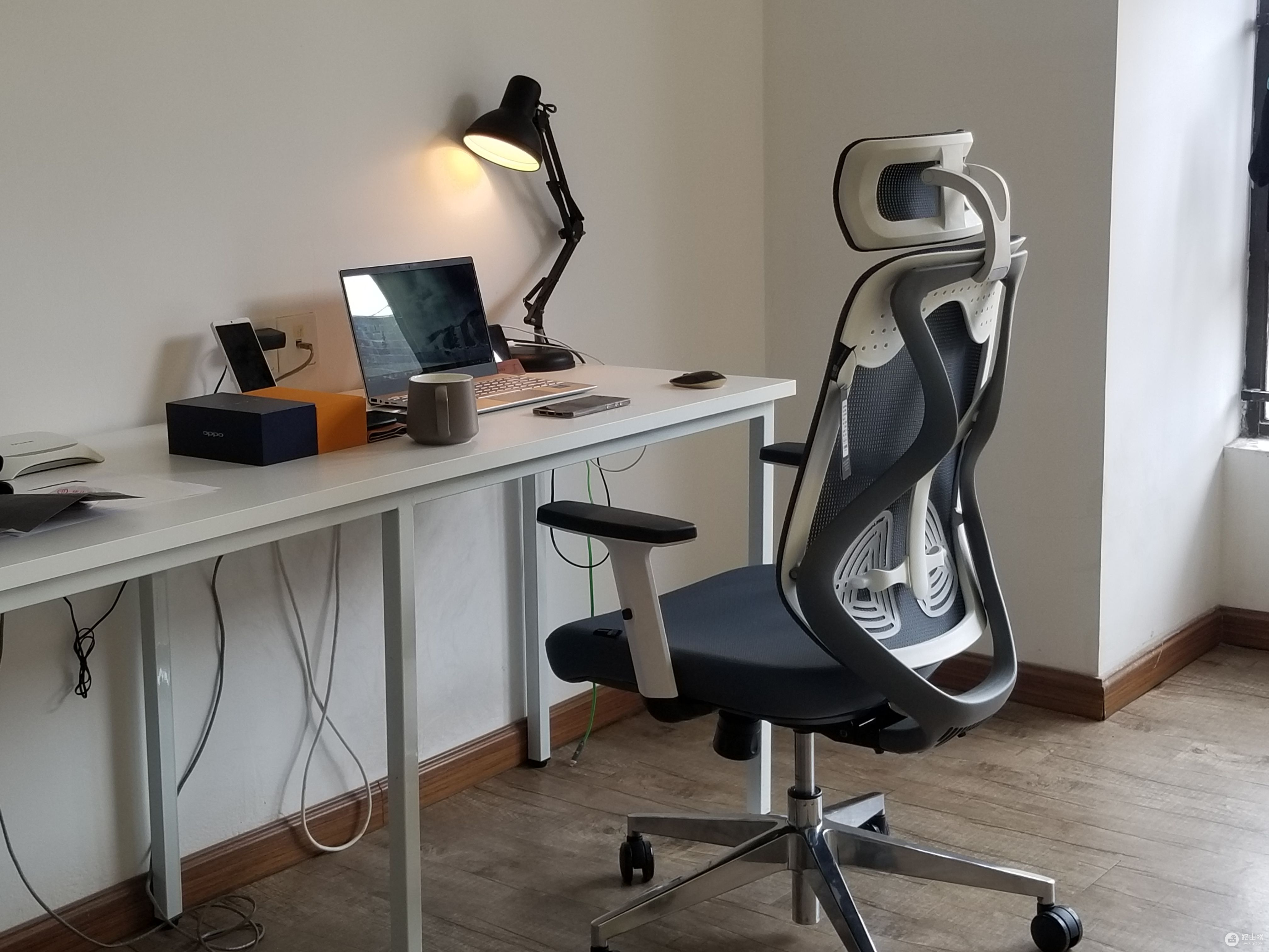 黑白调电脑椅(电脑椅如何调节)