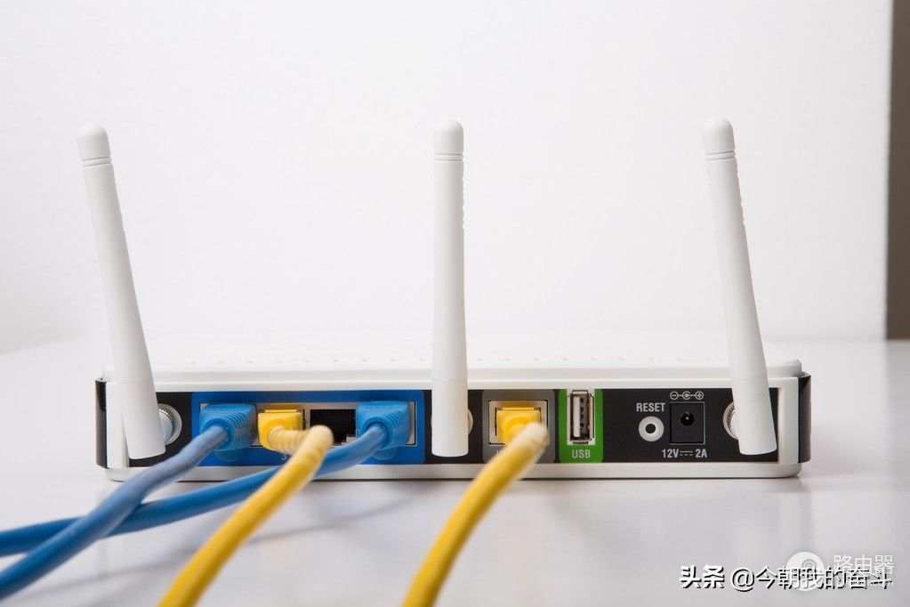 电脑无线连接和电脑有线连接(电脑与网线如何连接电脑)