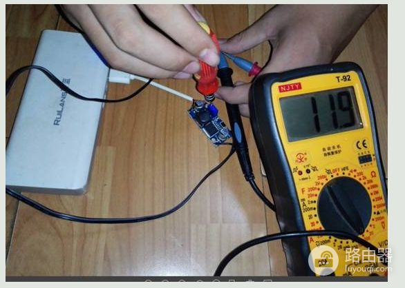 停电怎么用充电宝给无线路由器供电(停电后给路由器不间断供电的方法)
