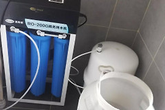 维修案例精选100例—新机器显示水满不制水原是电脑版排线没插好