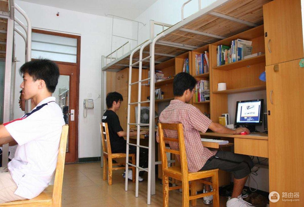 刚进入大学的学生有必要买笔记本电脑吗(刚进入大学的学生有必要买笔记本电脑吗英文)
