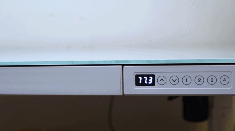 隐忍四年的电脑桌升级之选，可以站着用的乐歌电动升降桌E5