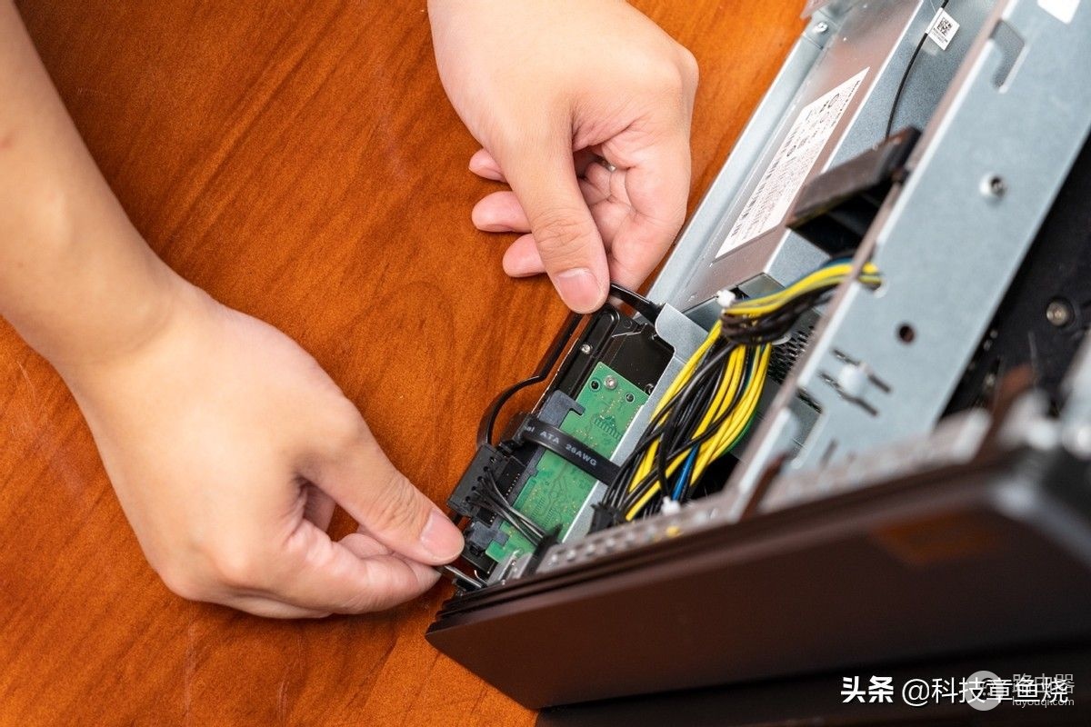 酷炫外观，出众性能，适合设计师的GeekPro主机评测