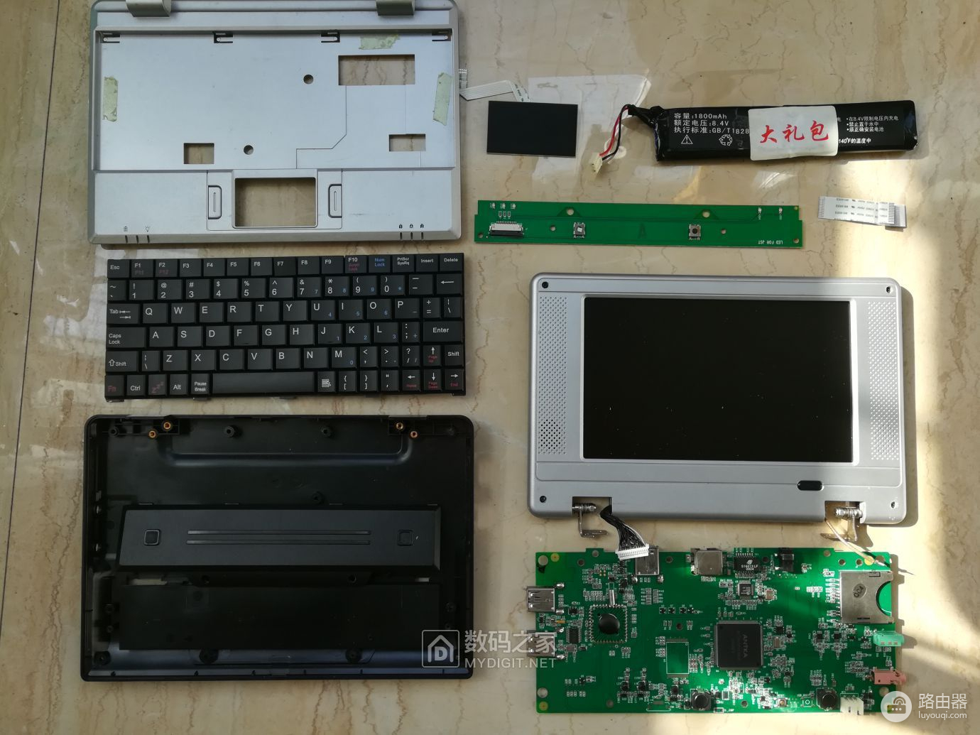 12年前电视购物的笔记本电脑拆解，配置惨不忍睹还是WinCE系统