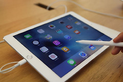 iPad怎么投屏到电视上(ipad怎么投屏到电视上去)