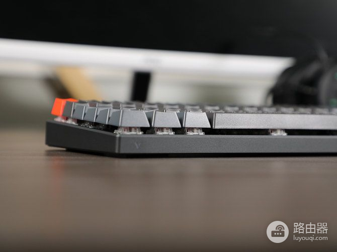 84键紧凑布局 雷柏V700-8A多模背光机械键盘体验评测