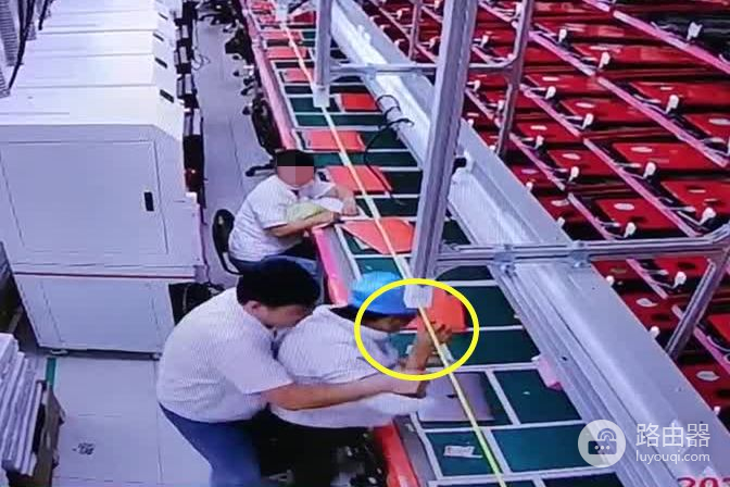 上海一男子离职未成携砖块砸公司7台电脑，被警方刑事拘留
