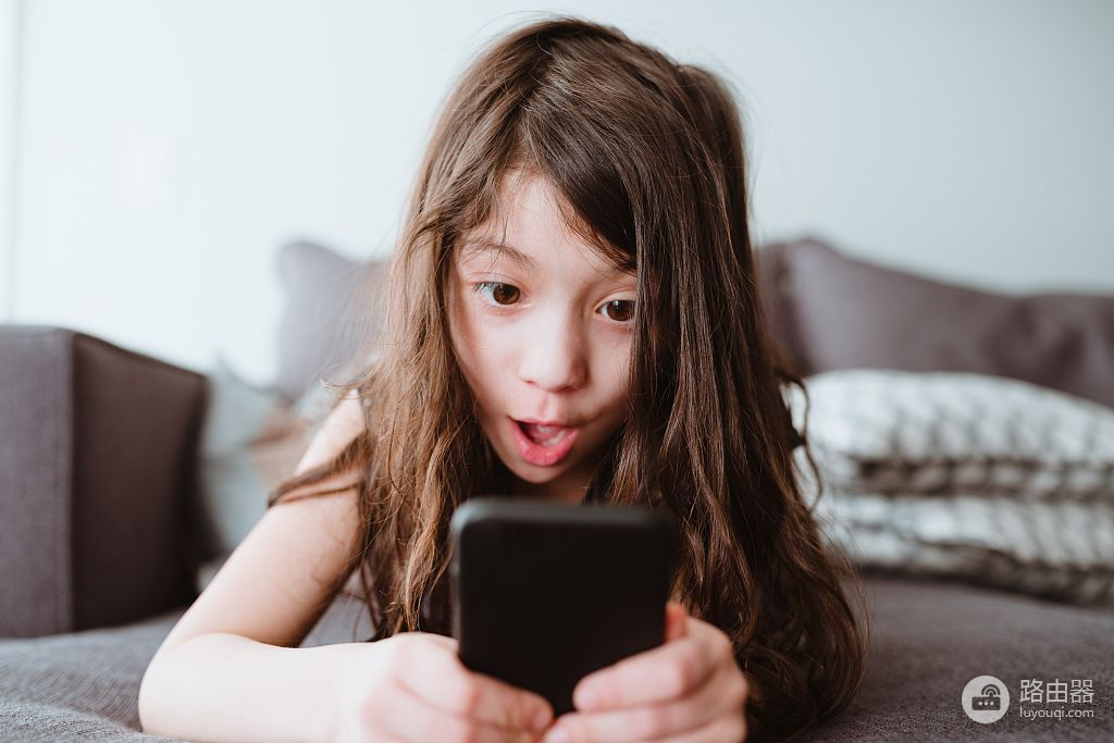 如何管理孩子玩手机看平板(如何管理孩子玩手机看平板的时间)
