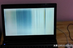 电脑显示花屏怎么办(电脑下雨花屏了怎么办)