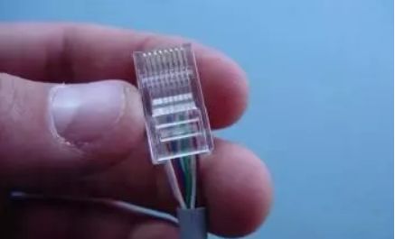 连接路由器的网线的水晶头的接法.(路由器怎么插线)