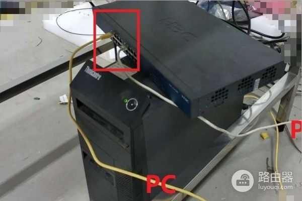 路由器接交换机网线应该怎么接(交换机怎么连接到路由器上使用)