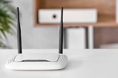 WIFI路由器，放在卧室里会有辐射吗？