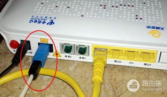 路由器只亮一个灯没网络怎么办(路由器有信号就是不能上网怎么办)