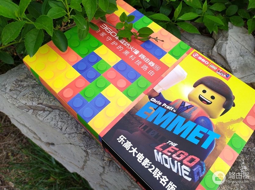 守护老人与孩子的上网安全,需要一台360安全路由器5S