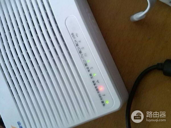 路由器上的光信号闪红灯怎么回事(路由器上光信号亮红灯是什么意思)