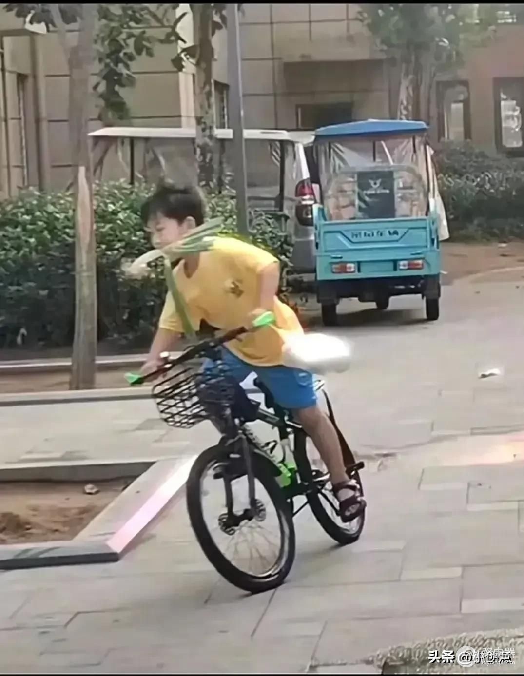 路由器输入电压范围很广9V12V改用5V