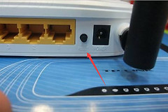 无线路由器手机上把无线开关关了怎么打开(手机上不小心把路由器的无线关了怎么打开)
