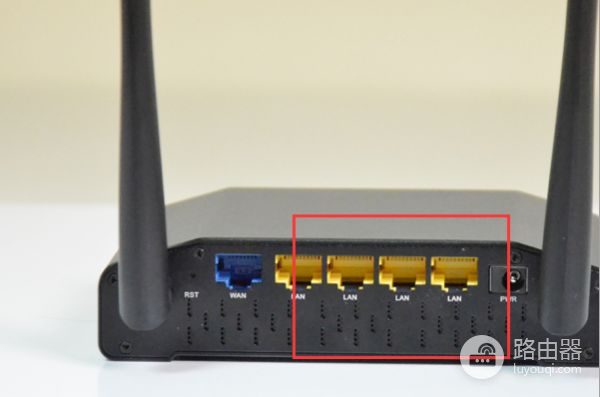 怎么连接分流器和路由器上网(光猫连接路由器的方法)