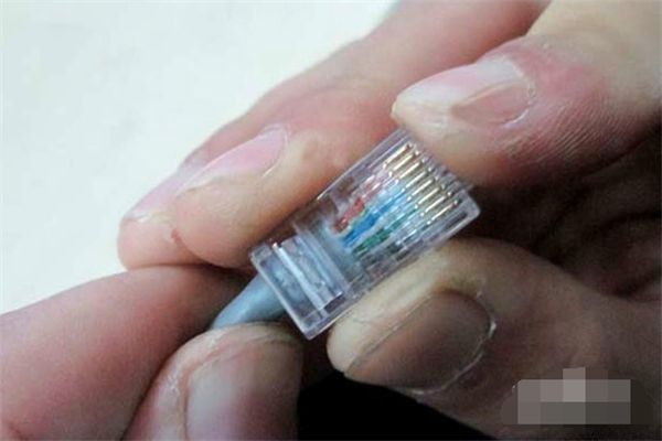 为什么网线插上路由器指示灯不亮(为什么网线插上无线路由器灯不亮)