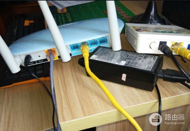 路由器放在3类地方,当心百兆光纤变“蜗速”,尽快告知家人