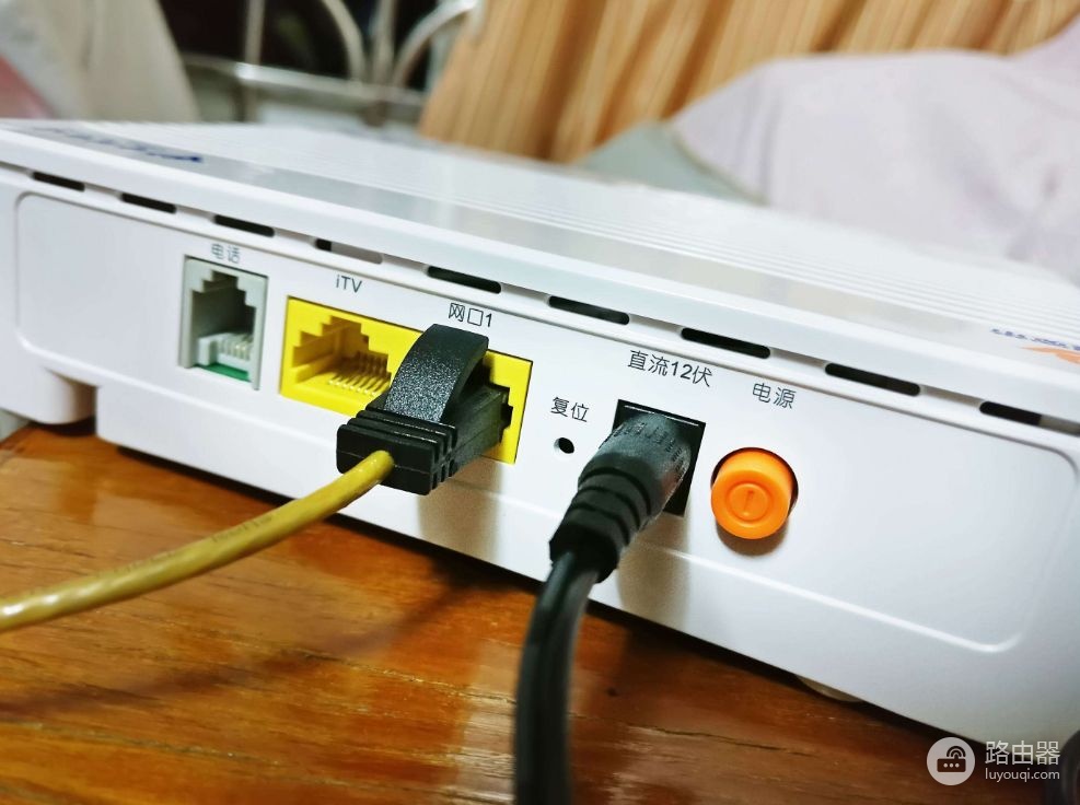 终于明白了!移动的光猫自带WiFi,为啥很多人却要花钱买路由器?