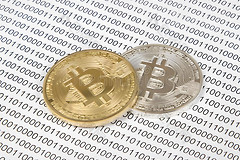铂金的低估潜力与比特币的避险魅力
