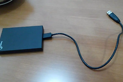 移动硬盘摔坏了有什么方法可以恢复里面数据