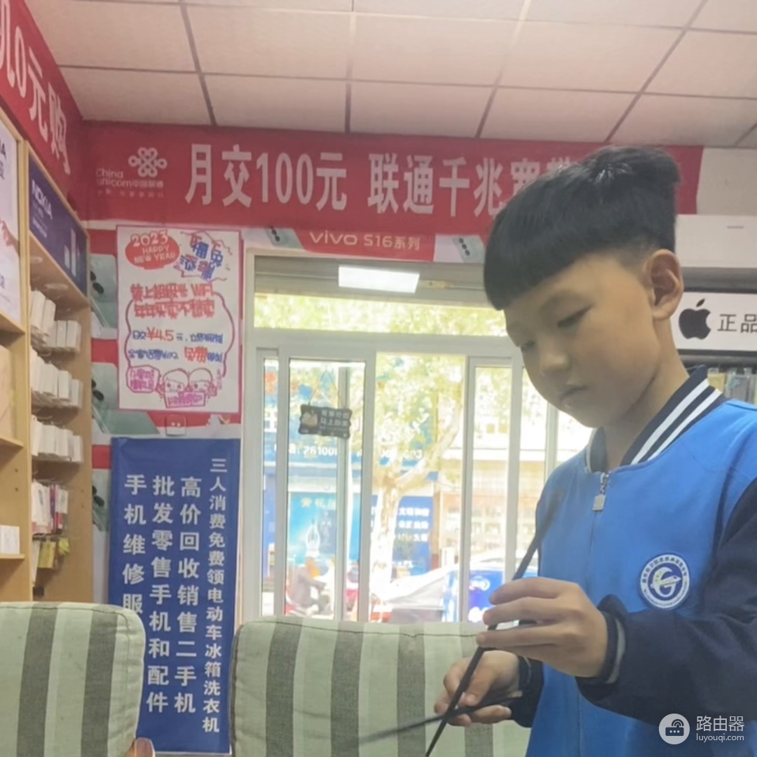 怎么由wifi转到网线(你知道光纤和网线的区别吗？#提高wifi网速的方法)