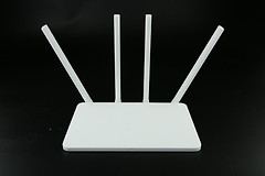 房间wifi信号弱怎么加装路由器（房间wifi信号弱加装路由器方法）