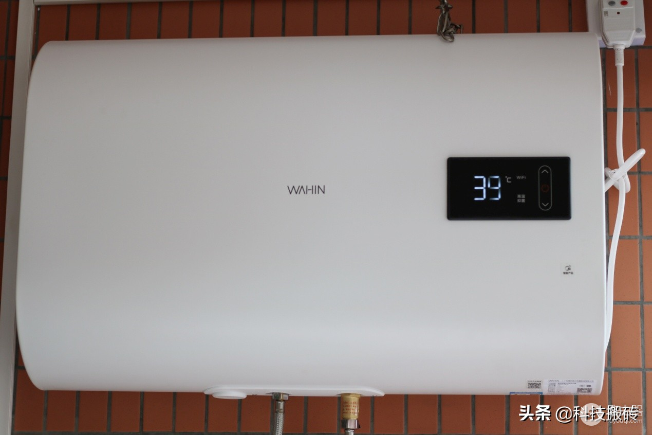 WIFI怎么安装热水器(老房子安装新热水器，华凌电热水器开箱评测)
