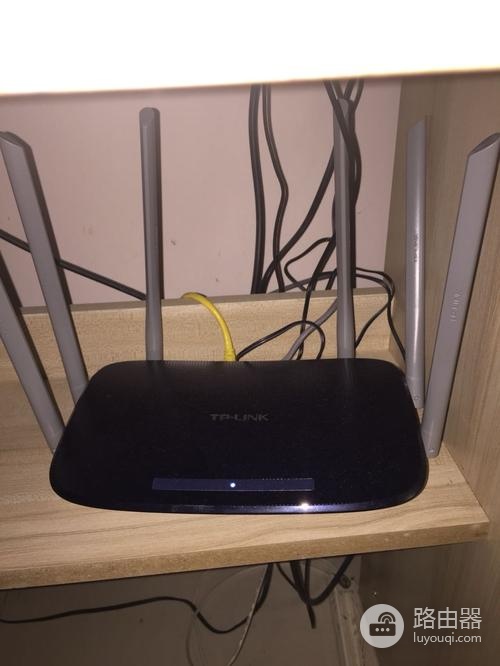电脑WiFi路由器假死用不了的解决办法(路由器假死有几种不碰路由器方法恢复)