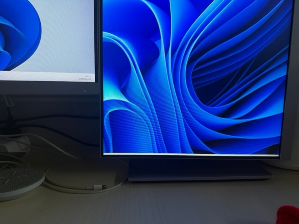 Win11多显示器竖屏不显示任务栏怎么办？显示器设置与线材修复教程