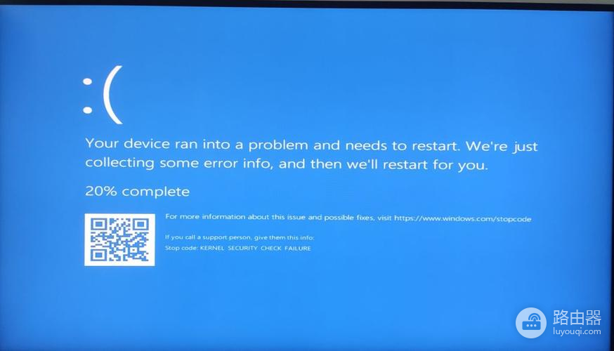 电脑卡在蓝屏界面了无法重启怎么办