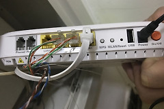 wifi墙上的黑线应该连哪个接口好（ wifi墙上的黑线应该接什么口）