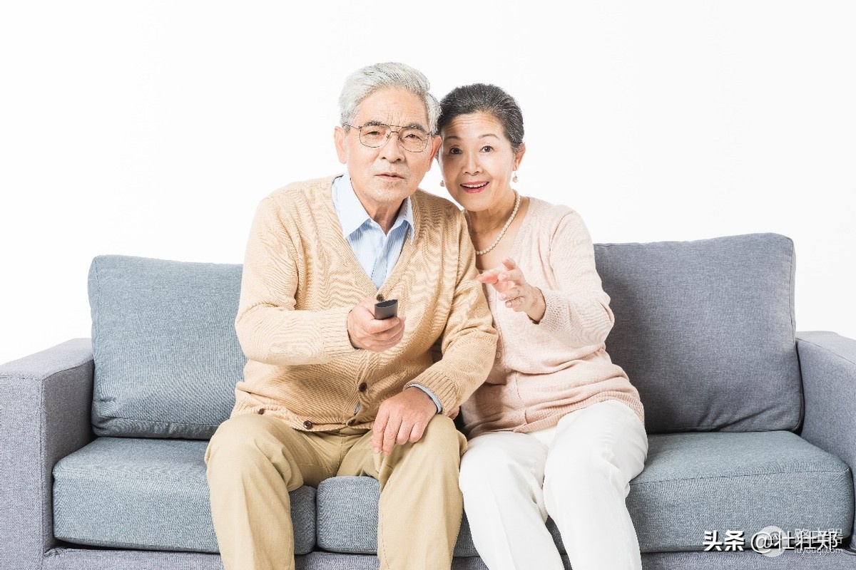 带上路由器和大屏电视-如何用路由器电视