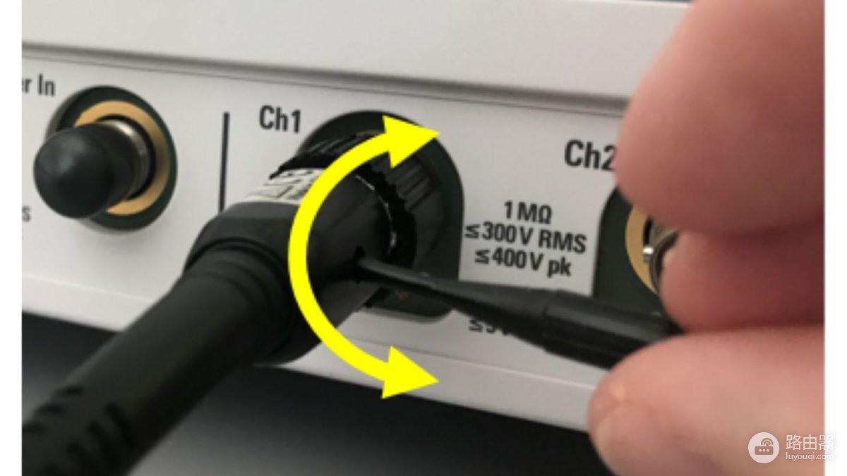 示波器有电但没有信号怎么办?从探头补偿到触发调出波形